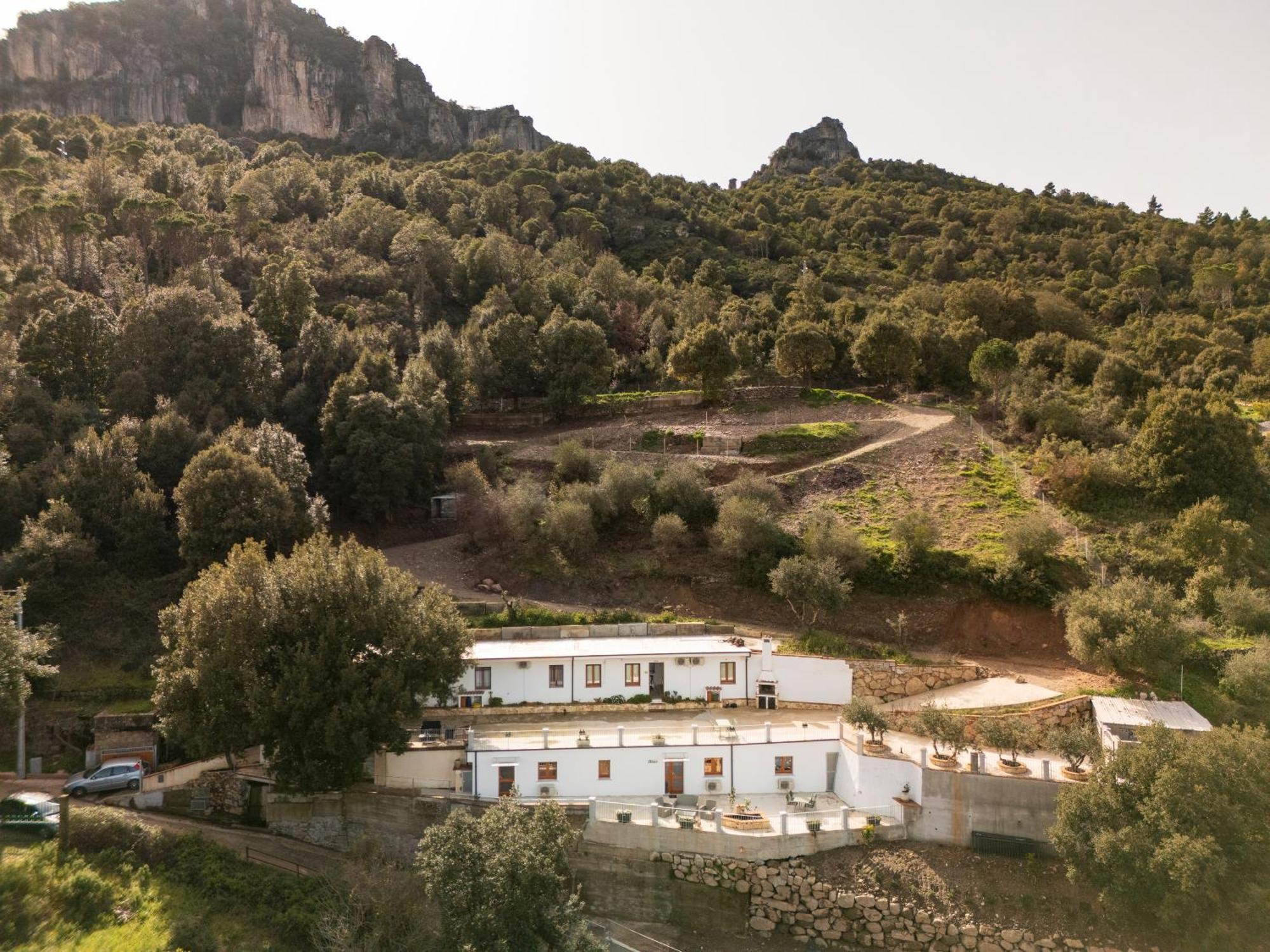 Casa Jerzu S'Essia De Su Santu Villa Bagian luar foto